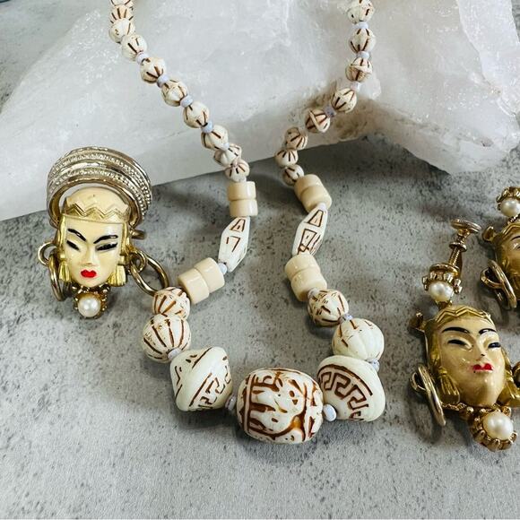 Selini Thai Princess Bracelet, Earrings Ring and Necklace set of 4 pieces - Picture 6 of 16
